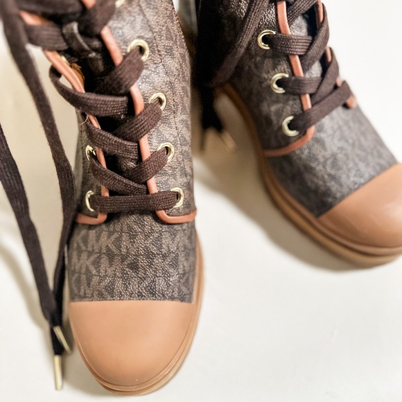 Michael Kors Corey Logo Jacquard Combat Boot - Brown Signature (7.5M) - Picture 2 of 6